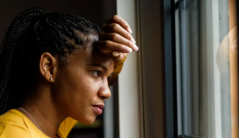 une femme anxieuse @crédit photo: fotostorm