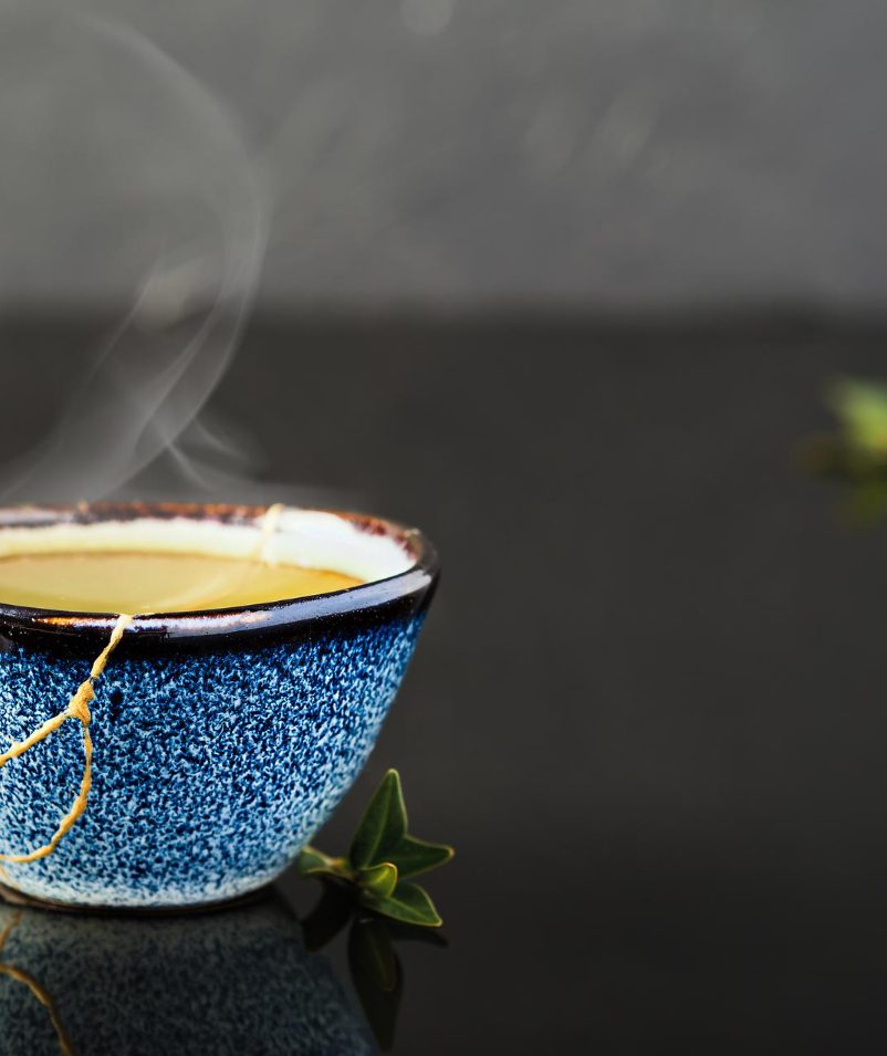 Une tasse de thé de citronnelle crédit photo: @ededchechine sur freepik