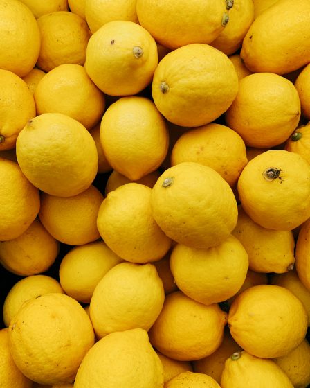 Des citrons mûrs crédit photo: @Thitiphum Koonjantuek sur Unsplash