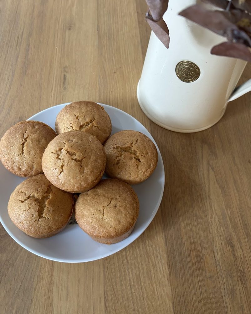 Mini cakes maison fourrés au chocolat fondant