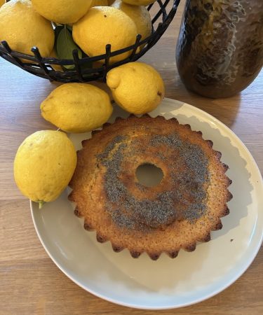 Gâteau moelleux au citron avec graines de pavot