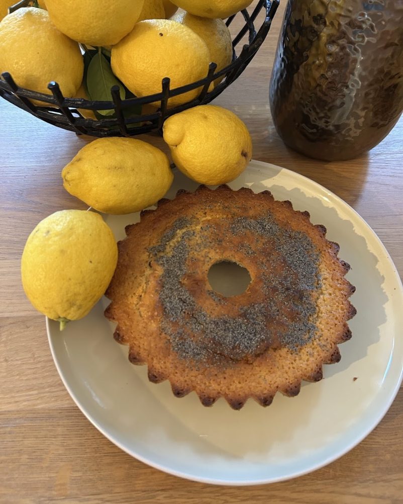Gâteau moelleux au citron avec graines de pavot